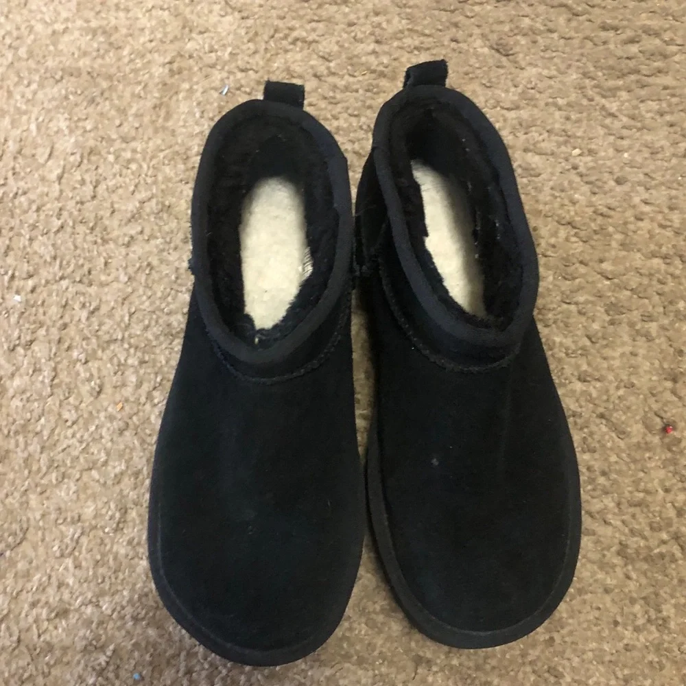 UGG Women's Classic Ultra Mini Black Size6.5
